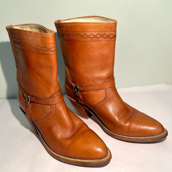 Frye Shoes - FRYE Harness Vintage Western Ankle Boots 8.5